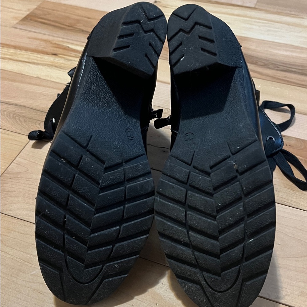 Elegant Black Women's Winter Boots - Picture 7 of 16